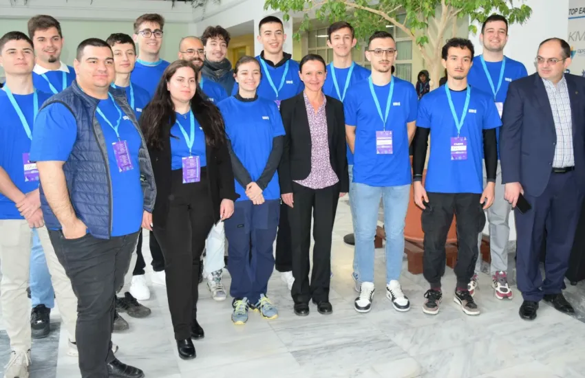 Министърът на иновациите и растежа откри състезание по роботика в ТУ София, с участието на над 200 младежи 